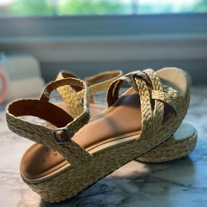 Women’s strappy platform sandal